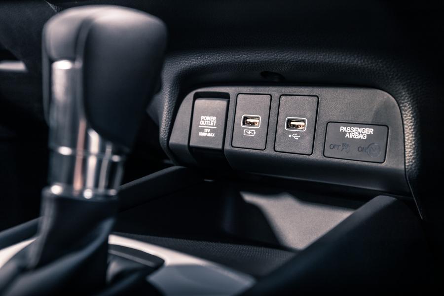 Детали интерьера Honda Jazz e:HEV 2020 года  (UK) (фото 24 из 40)